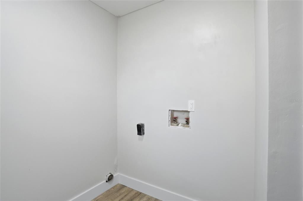 For Sale: $204,999 (3 beds, 1 baths, 986 Square Feet)