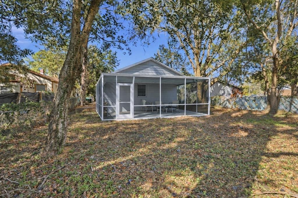 For Sale: $204,999 (3 beds, 1 baths, 986 Square Feet)