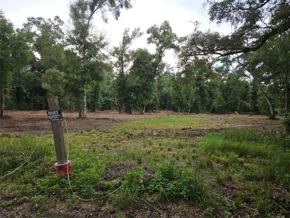 待售: $129,000 (2.54 acres)