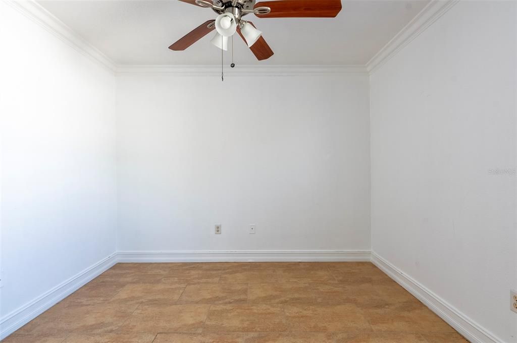 Active With Contract: $2,400 (2 beds, 1 baths, 1142 Square Feet)
