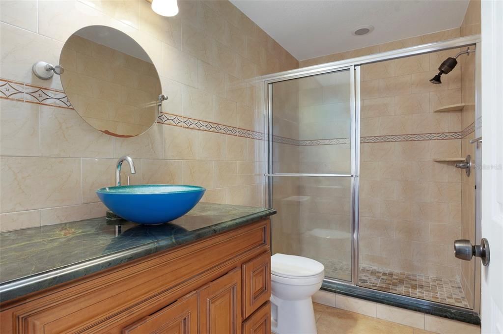 Active With Contract: $2,400 (2 beds, 1 baths, 1142 Square Feet)