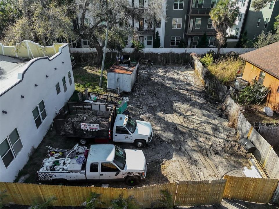 合同活跃: $90,000 (0.12 acres)