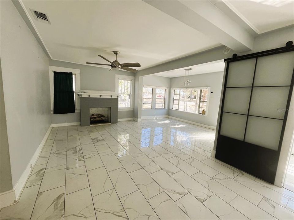 Под контрактом: $189,999 (4 спален, 3 ванн, 2216 Квадратных фут)