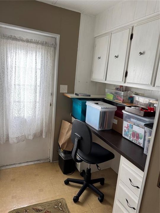 For Sale: $169,900 (2 beds, 2 baths, 1318 Square Feet)