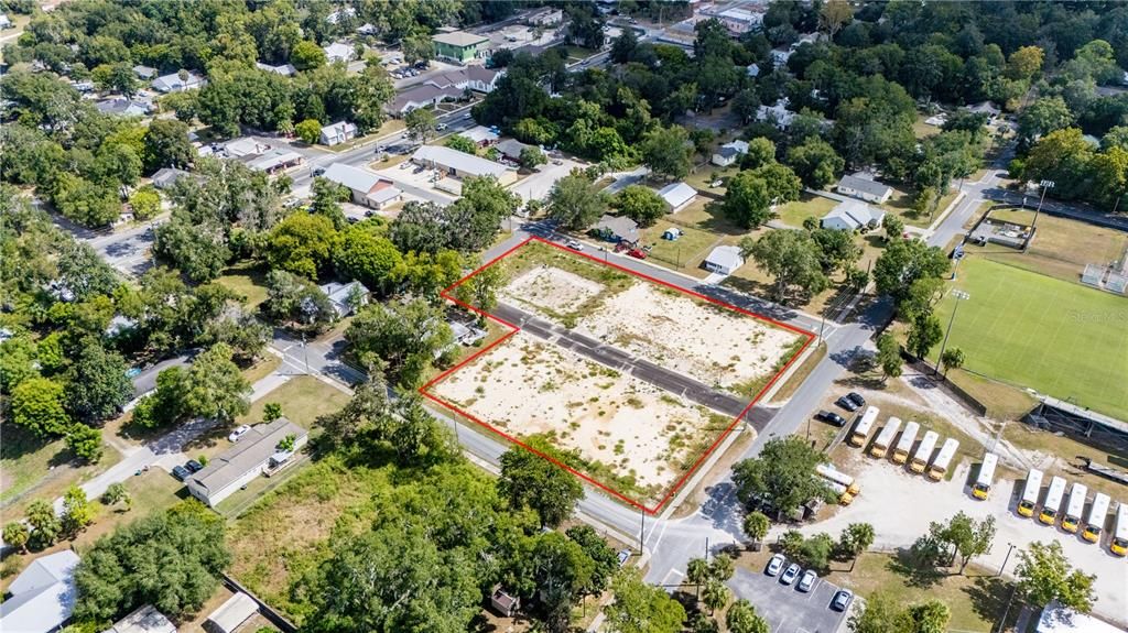 En Venta: $550,000 (1.09 acres)