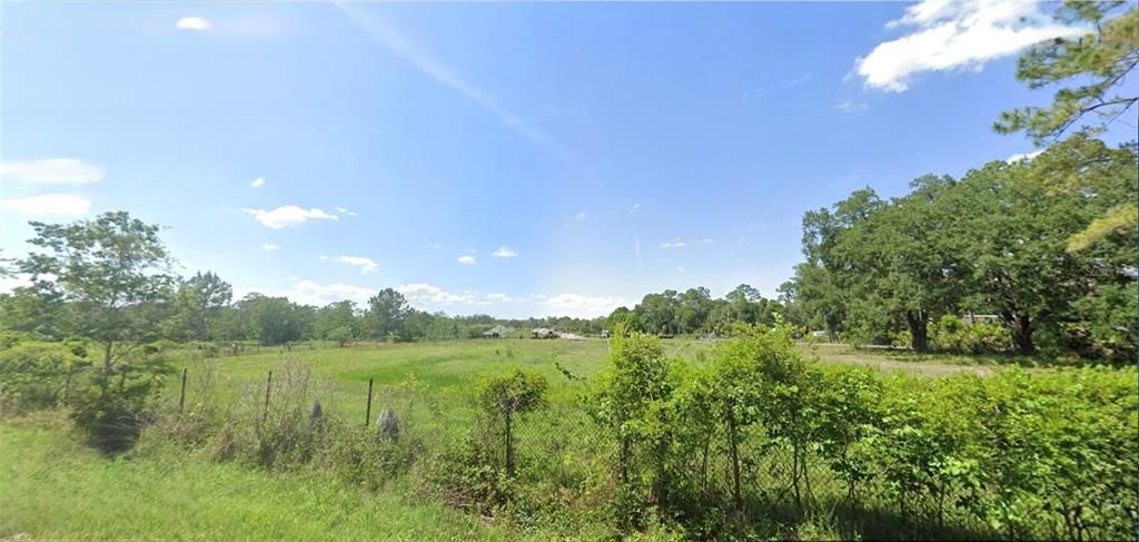 На продажу: $799,999 (5.75 acres)