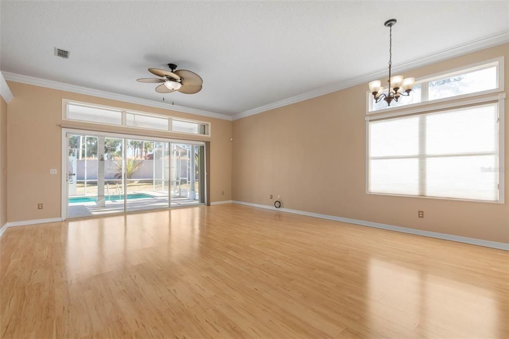 En Venta: $499,000 (2 camas, 2 baños, 1407 Pies cuadrados)