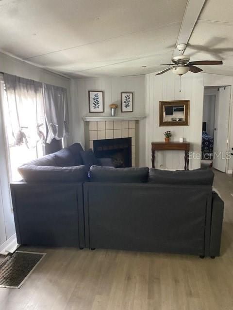 For Sale: $100,000 (2 beds, 2 baths, 924 Square Feet)