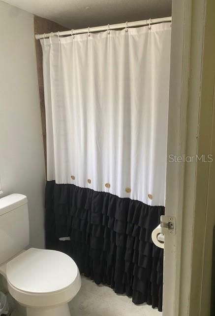 For Sale: $100,000 (2 beds, 2 baths, 924 Square Feet)