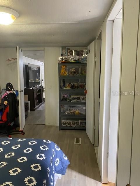 For Sale: $100,000 (2 beds, 2 baths, 924 Square Feet)