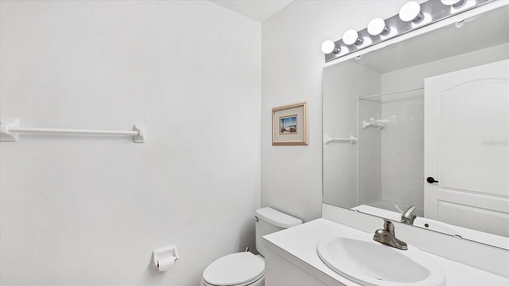 На продажу: $249,000 (2 спален, 2 ванн, 1106 Квадратных фут)