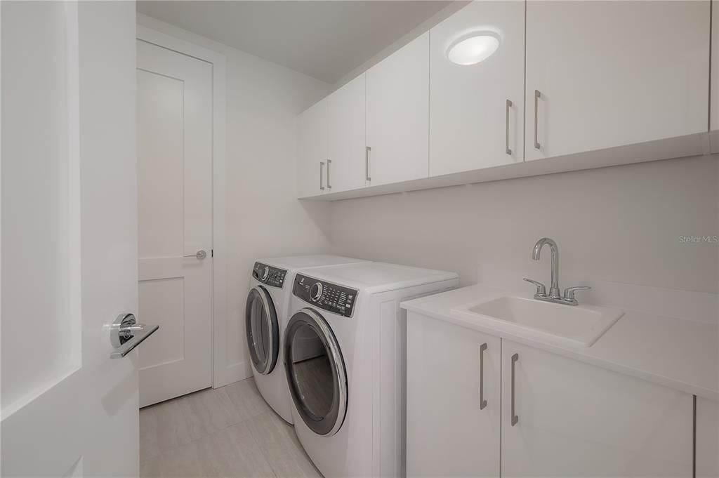 For Rent: $8,500 (2 beds, 2 baths, 1821 Square Feet)