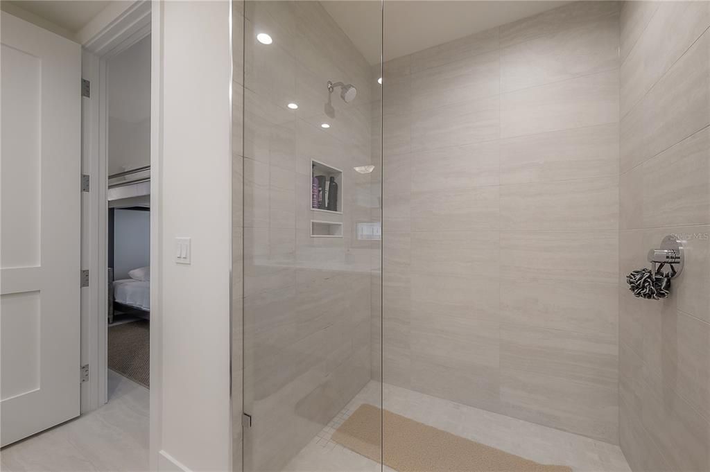 For Rent: $8,500 (2 beds, 2 baths, 1821 Square Feet)