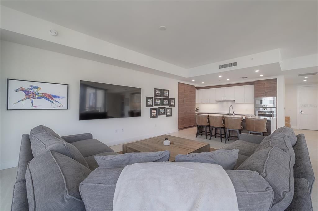 For Rent: $8,500 (2 beds, 2 baths, 1821 Square Feet)
