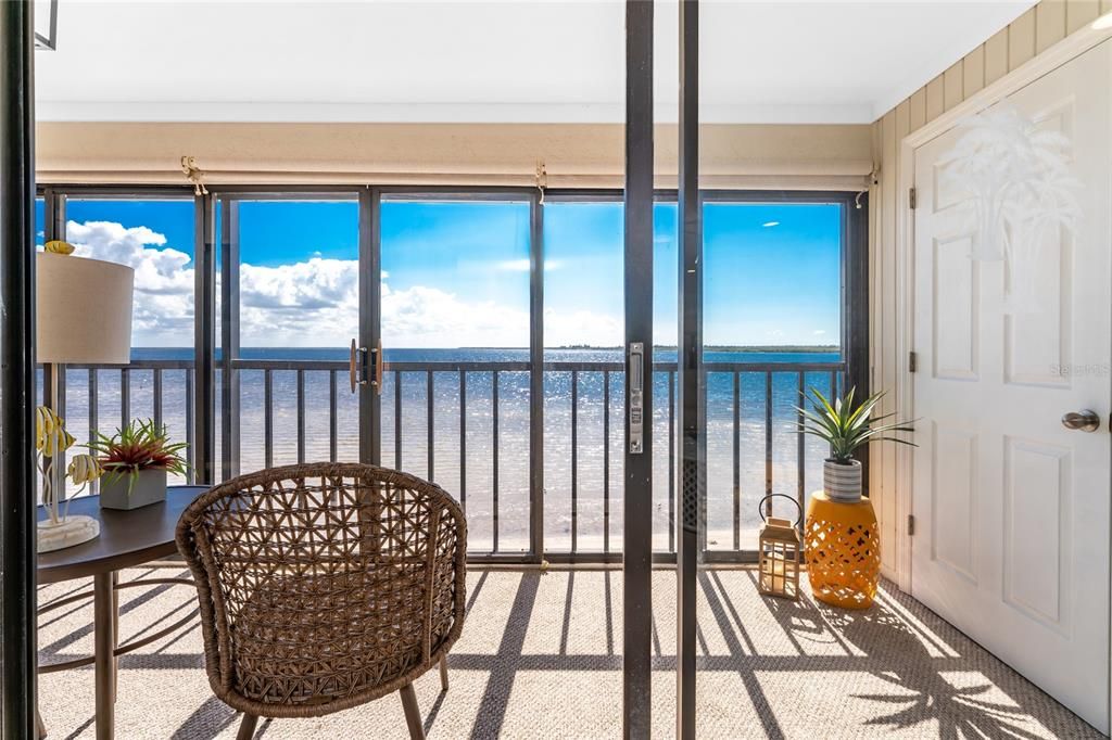 For Sale: $274,900 (2 beds, 2 baths, 1150 Square Feet)