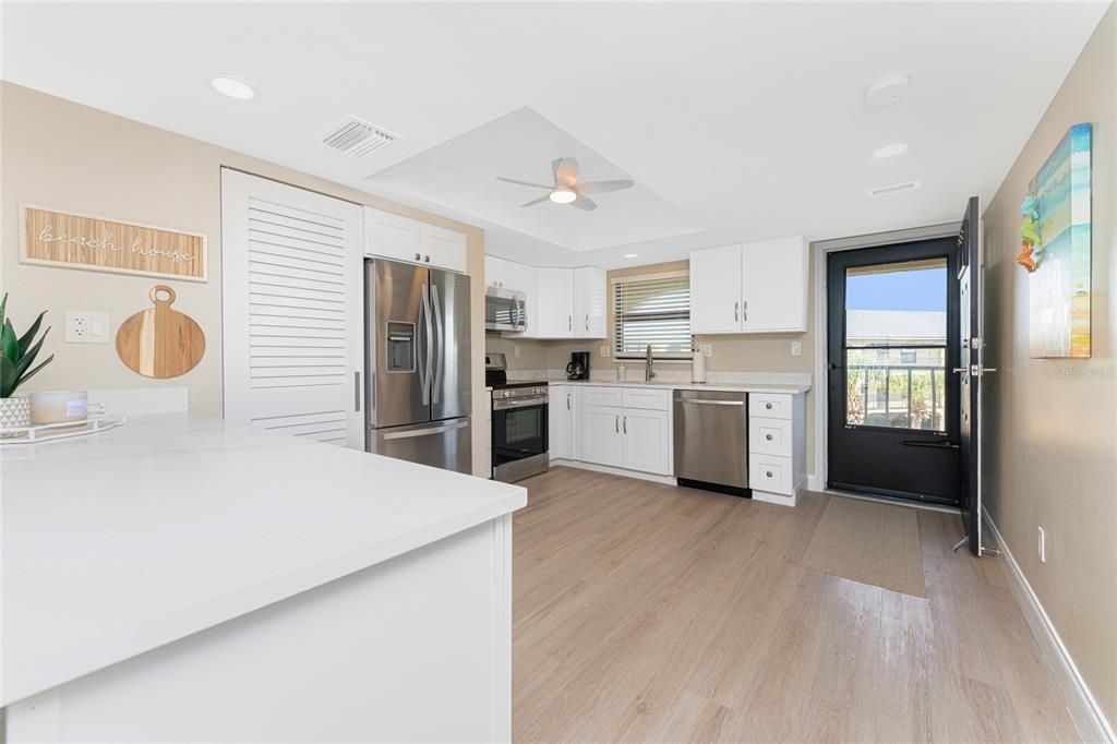 For Sale: $274,900 (2 beds, 2 baths, 1150 Square Feet)