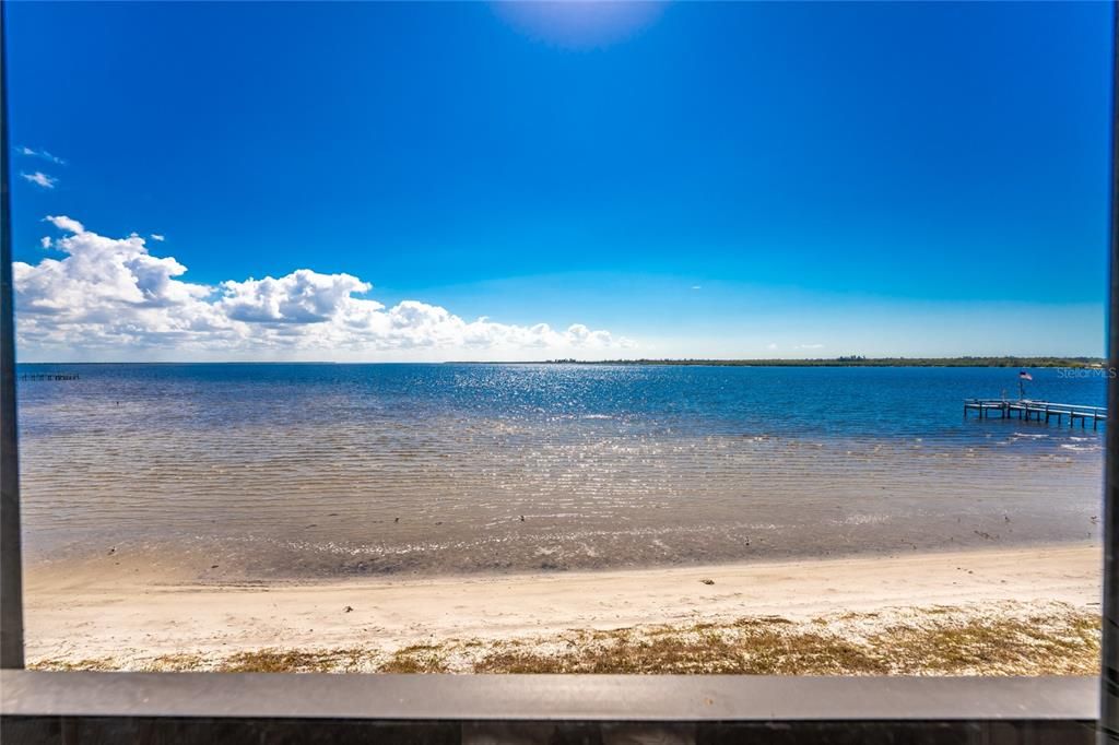 For Sale: $274,900 (2 beds, 2 baths, 1150 Square Feet)
