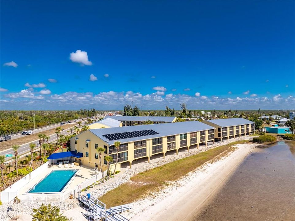 For Sale: $274,900 (2 beds, 2 baths, 1150 Square Feet)