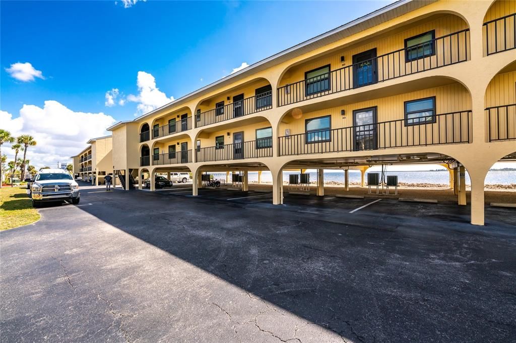 For Sale: $274,900 (2 beds, 2 baths, 1150 Square Feet)