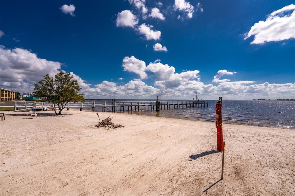 For Sale: $274,900 (2 beds, 2 baths, 1150 Square Feet)