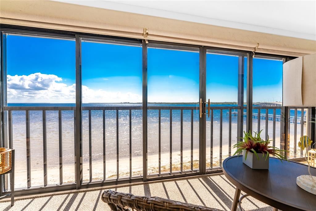 For Sale: $274,900 (2 beds, 2 baths, 1150 Square Feet)