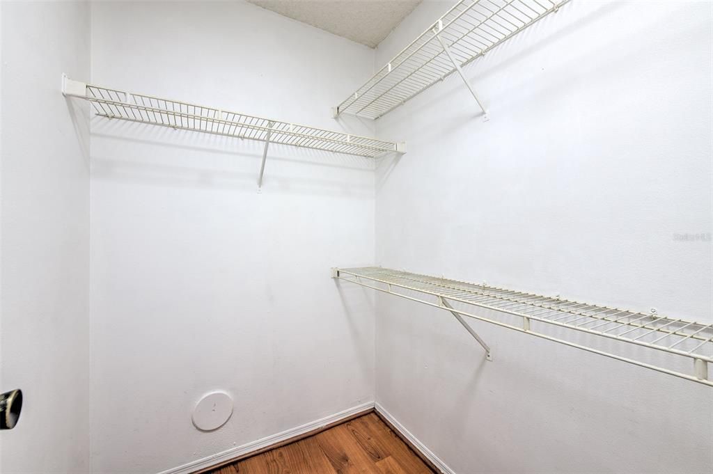 Activo con contrato: $133,500 (1 camas, 1 baños, 738 Pies cuadrados)
