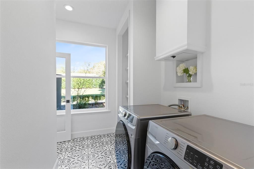 For Sale: $895,000 (3 beds, 2 baths, 2237 Square Feet)