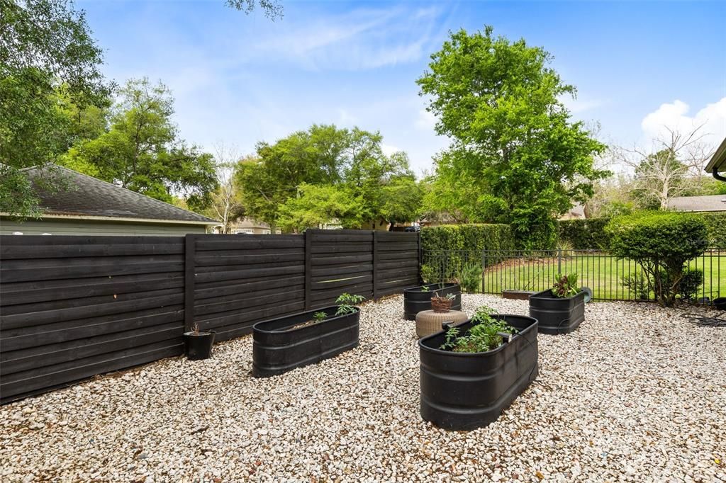For Sale: $895,000 (3 beds, 2 baths, 2237 Square Feet)