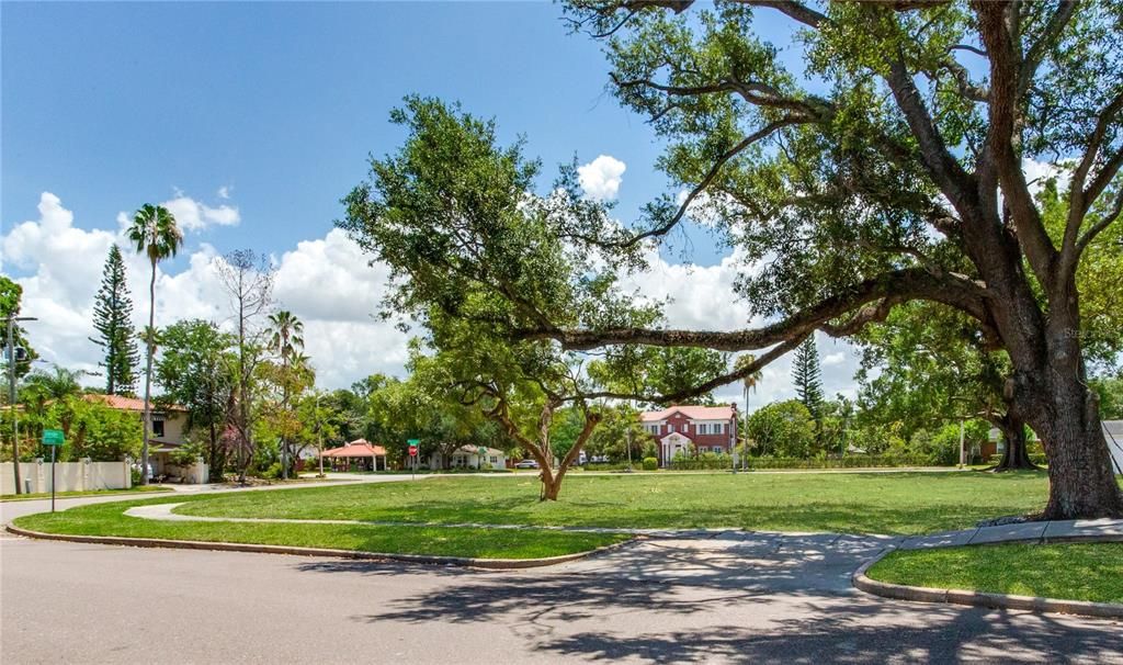 En Venta: $2,995,000 (0.53 acres)