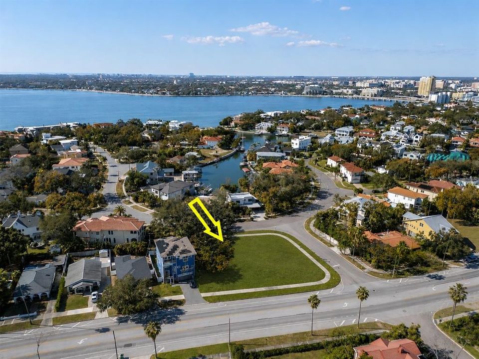En Venta: $2,995,000 (0.53 acres)