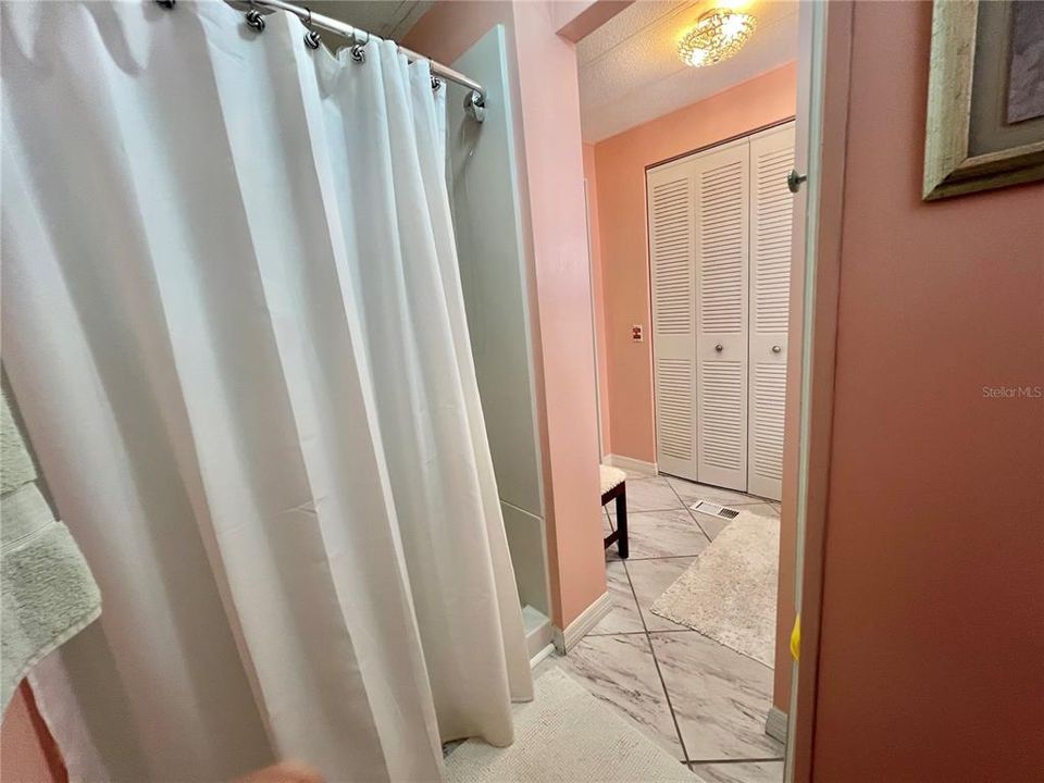 Activo con contrato: $125,000 (2 camas, 2 baños, 864 Pies cuadrados)