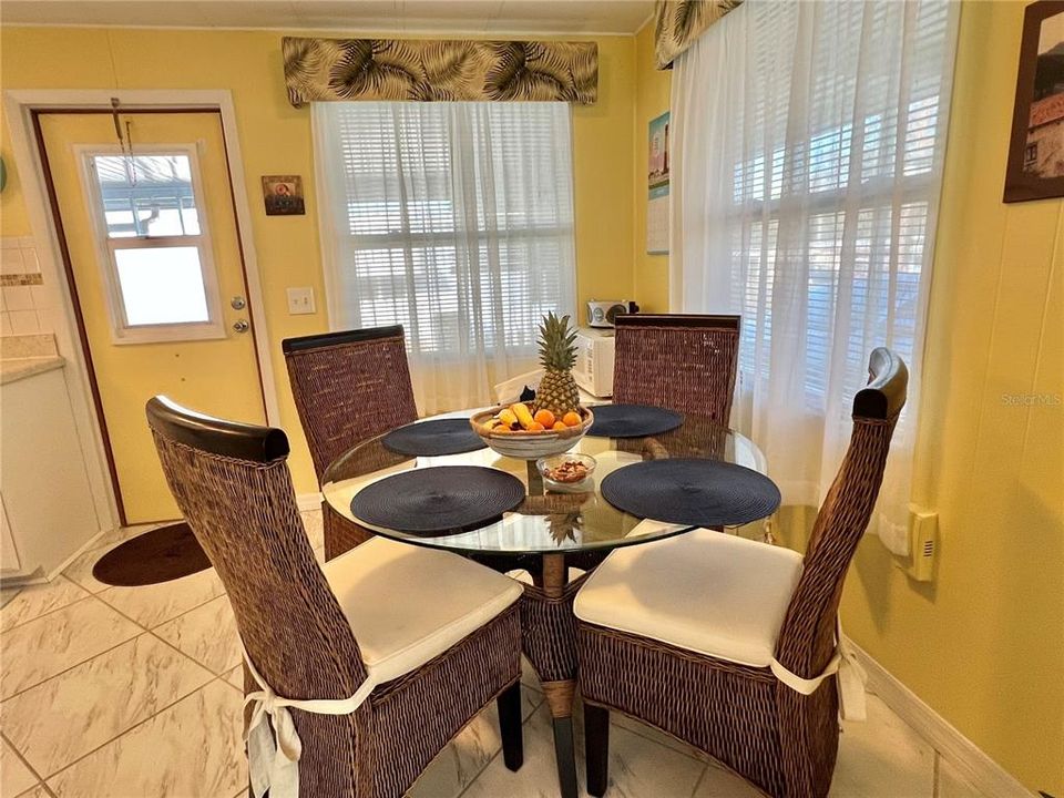 Activo con contrato: $125,000 (2 camas, 2 baños, 864 Pies cuadrados)
