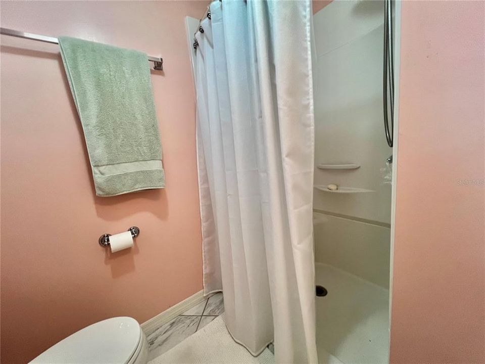 Activo con contrato: $125,000 (2 camas, 2 baños, 864 Pies cuadrados)
