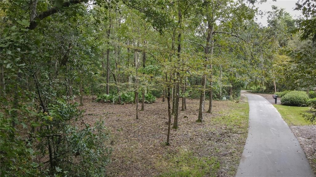 待售: $425,000 (1.98 acres)