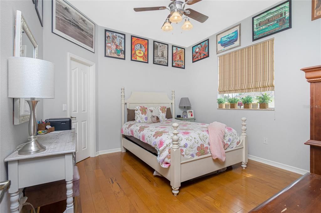 Activo con contrato: $670,000 (3 camas, 3 baños, 2582 Pies cuadrados)