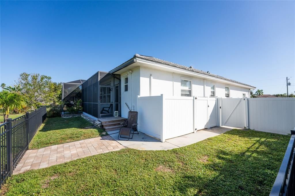 Activo con contrato: $670,000 (3 camas, 3 baños, 2582 Pies cuadrados)