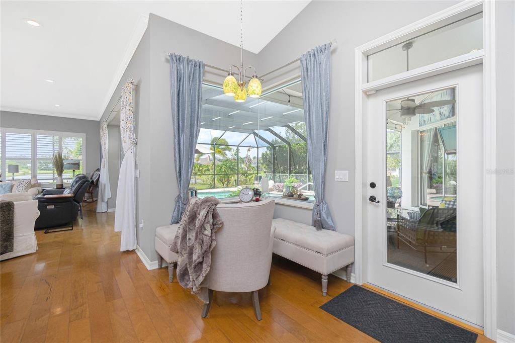 Activo con contrato: $670,000 (3 camas, 3 baños, 2582 Pies cuadrados)