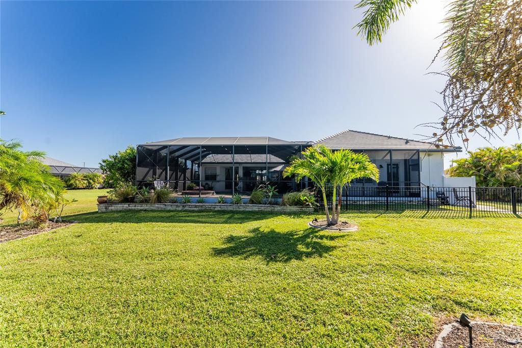 Activo con contrato: $670,000 (3 camas, 3 baños, 2582 Pies cuadrados)