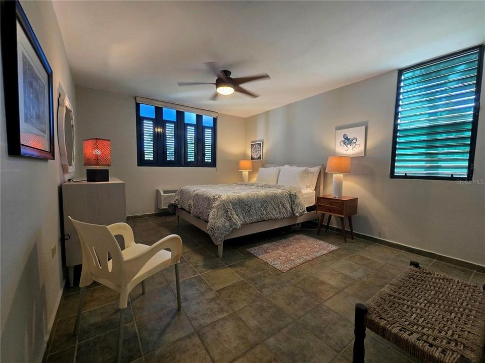 На продажу: $460,000 (2 спален, 2 ванн, 1110 Квадратных фут)