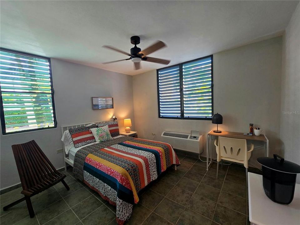 На продажу: $460,000 (2 спален, 2 ванн, 1110 Квадратных фут)