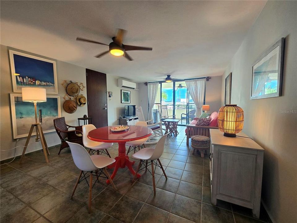 На продажу: $460,000 (2 спален, 2 ванн, 1110 Квадратных фут)