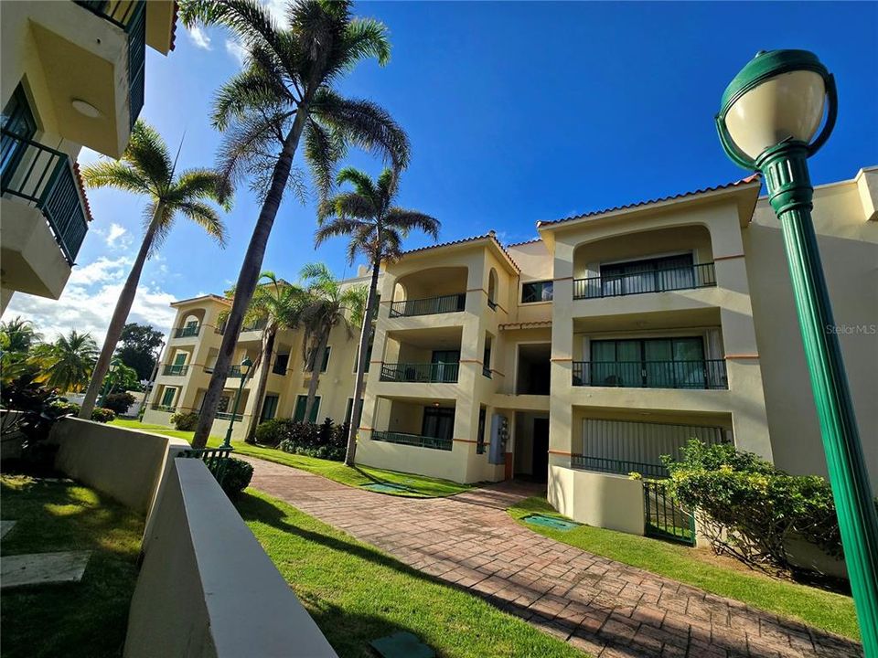 На продажу: $460,000 (2 спален, 2 ванн, 1110 Квадратных фут)