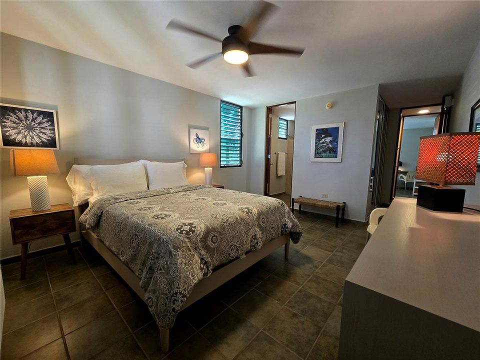 На продажу: $460,000 (2 спален, 2 ванн, 1110 Квадратных фут)