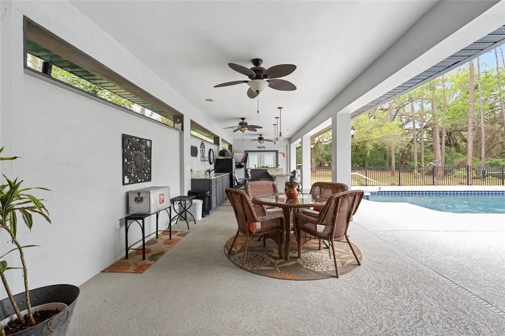 Activo con contrato: $537,000 (4 camas, 3 baños, 2175 Pies cuadrados)