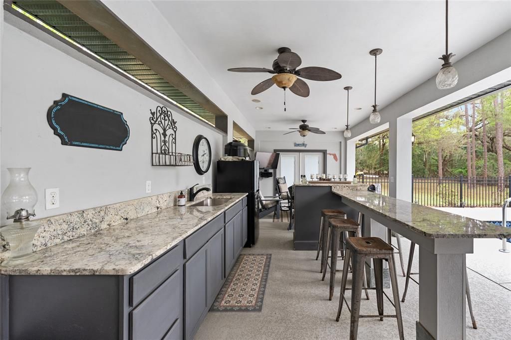 Activo con contrato: $537,000 (4 camas, 3 baños, 2175 Pies cuadrados)