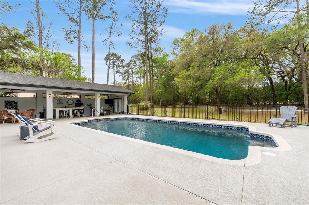 Activo con contrato: $537,000 (4 camas, 3 baños, 2175 Pies cuadrados)