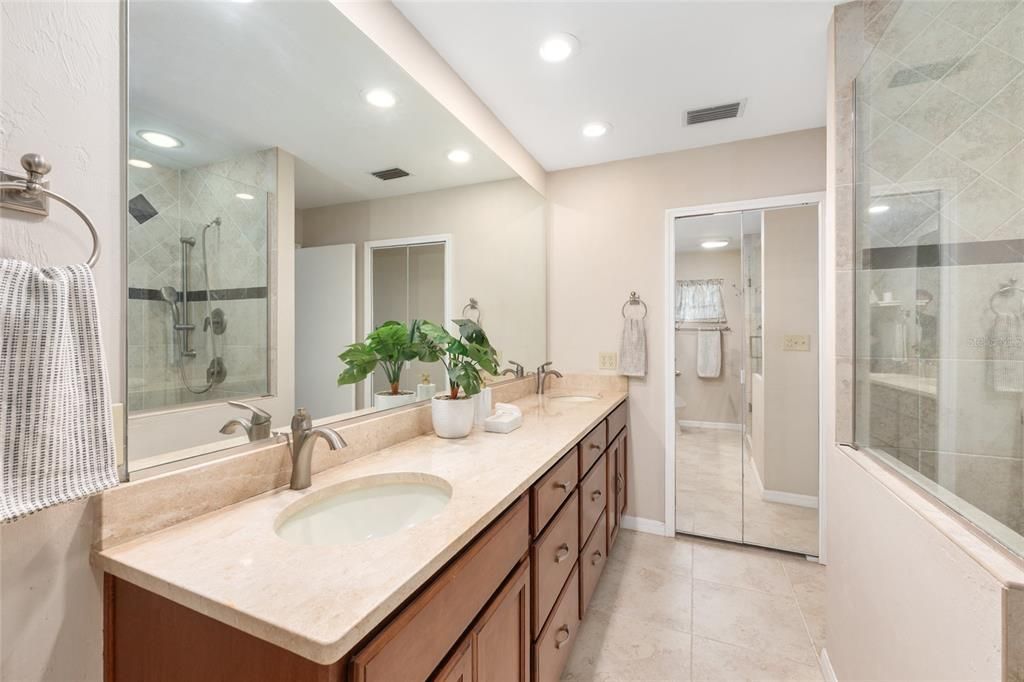 Activo con contrato: $537,000 (4 camas, 3 baños, 2175 Pies cuadrados)