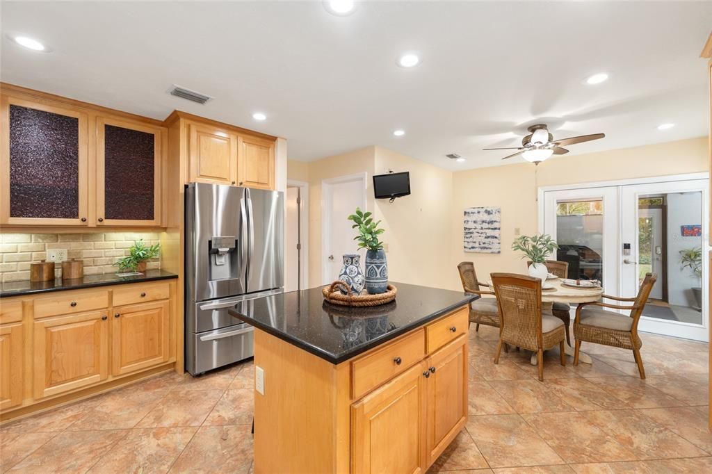 Activo con contrato: $537,000 (4 camas, 3 baños, 2175 Pies cuadrados)