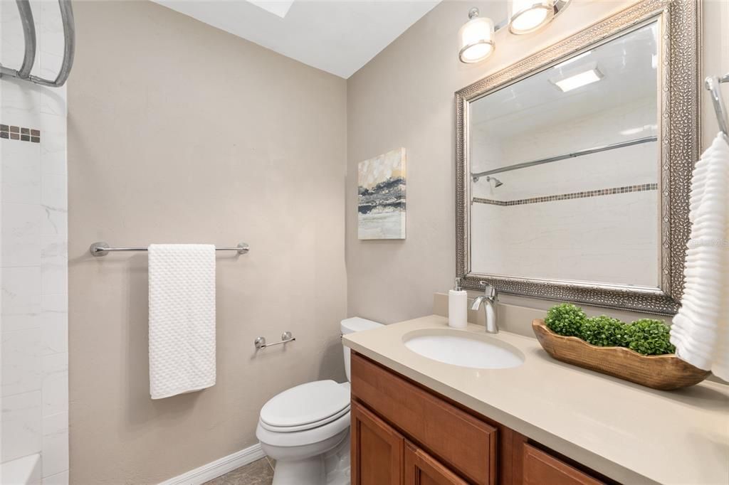 Activo con contrato: $537,000 (4 camas, 3 baños, 2175 Pies cuadrados)