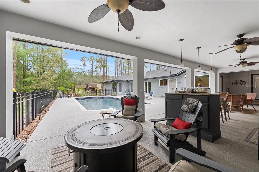 Activo con contrato: $537,000 (4 camas, 3 baños, 2175 Pies cuadrados)